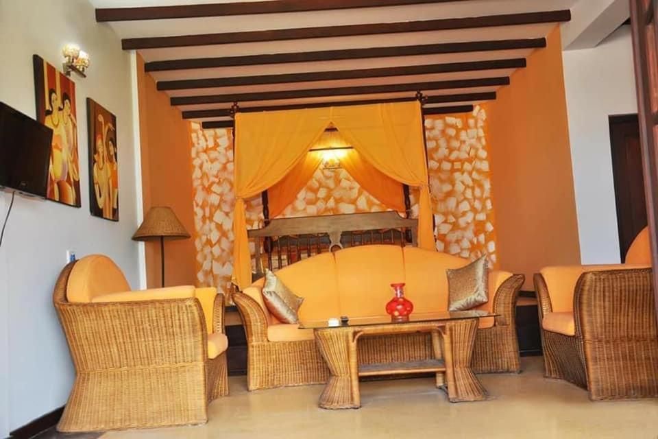 Solomon Beach Hotel Marawila Dış mekan fotoğraf