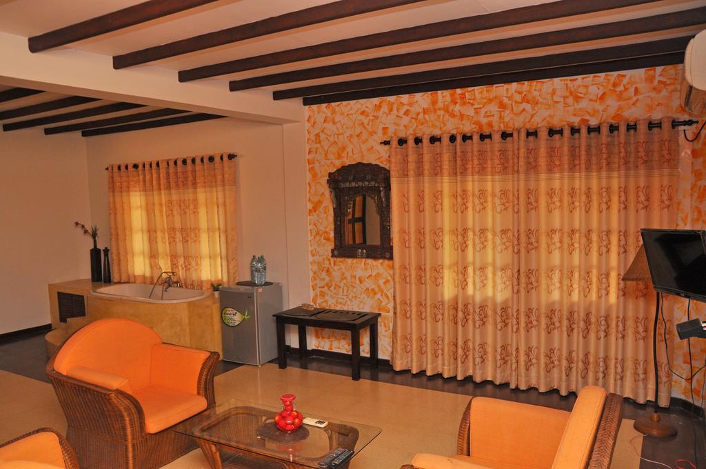 Solomon Beach Hotel Marawila Oda fotoğraf
