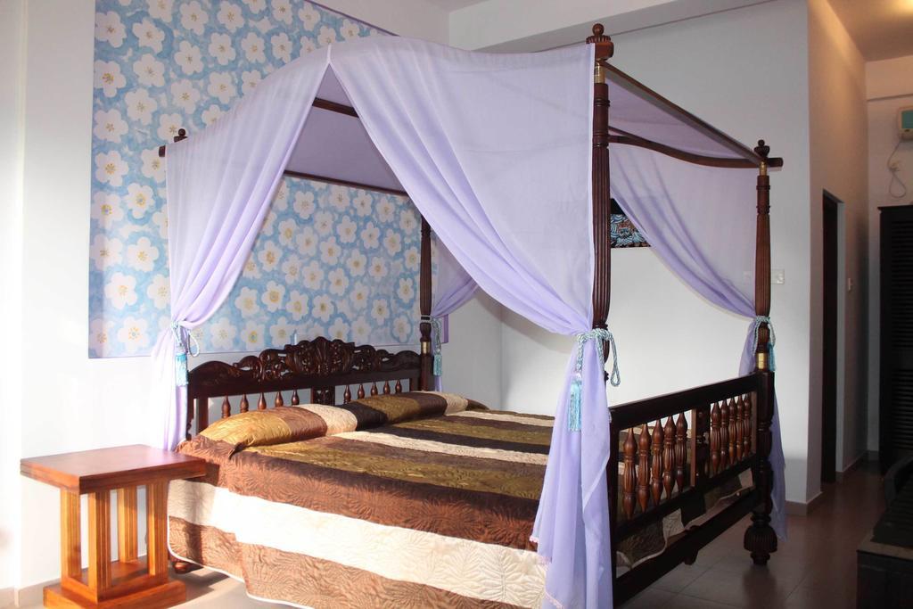 Solomon Beach Hotel Marawila Oda fotoğraf